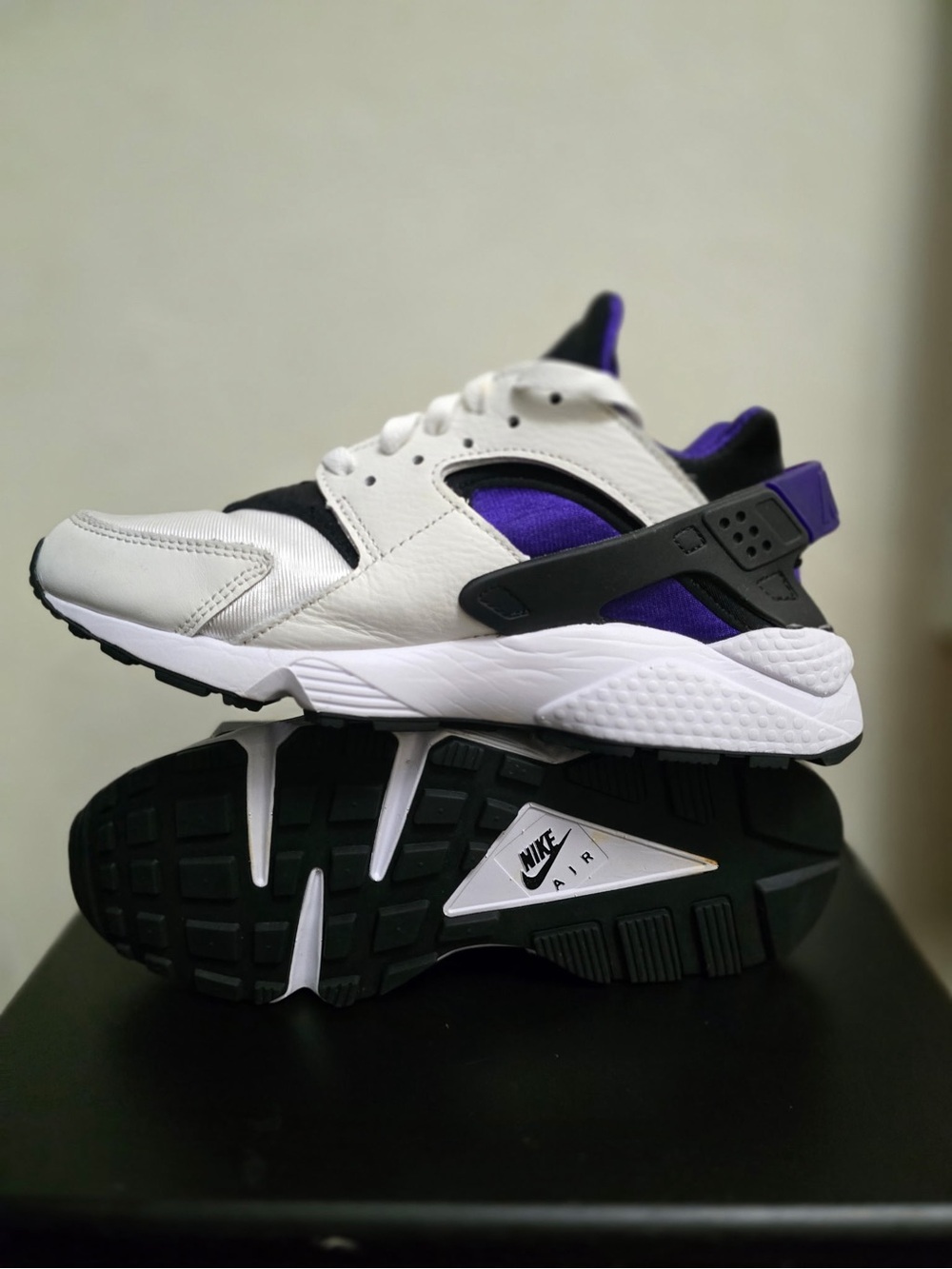 Nike Air Huarache DH4439-105 White Black Court Purple Woman's Shoes Size 8.5